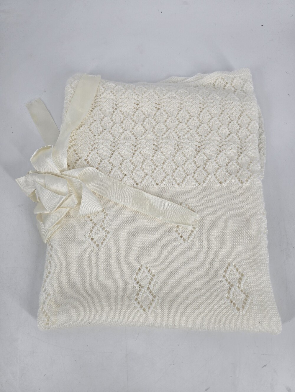 Vintage Knit Cream Baby Blanket Diamond Lace Pattern Bow Scallop Edges Baptism